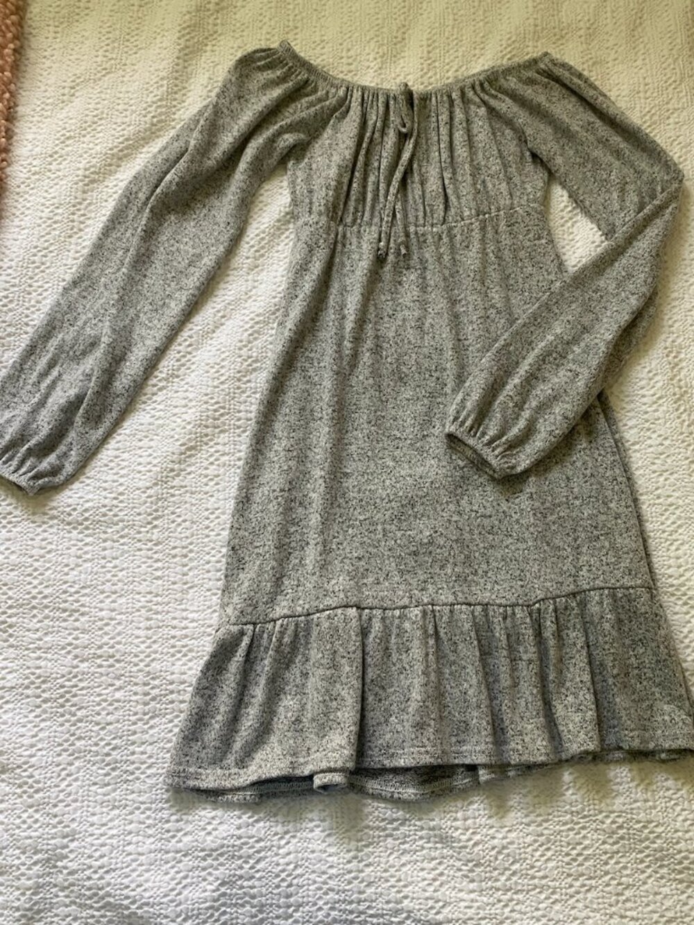 Brit & Bri Gray Marled Off-the-Shoulder Long Sleeve Ruffle Dress - Size XS